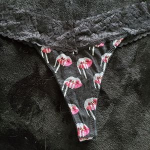 Kylie jenner lipstick thong